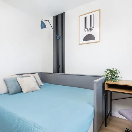 Apartment Blue Matcha Premium Okopowa Warsaw